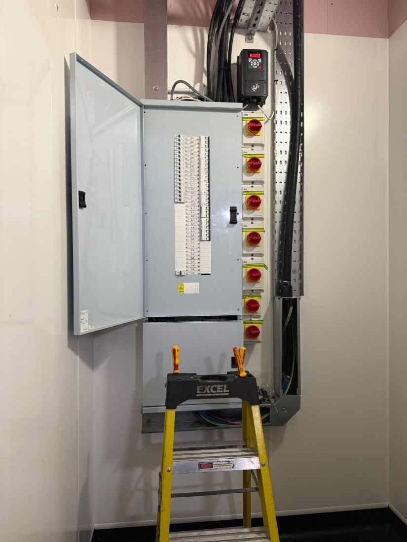 Distribution board in a commercial unit